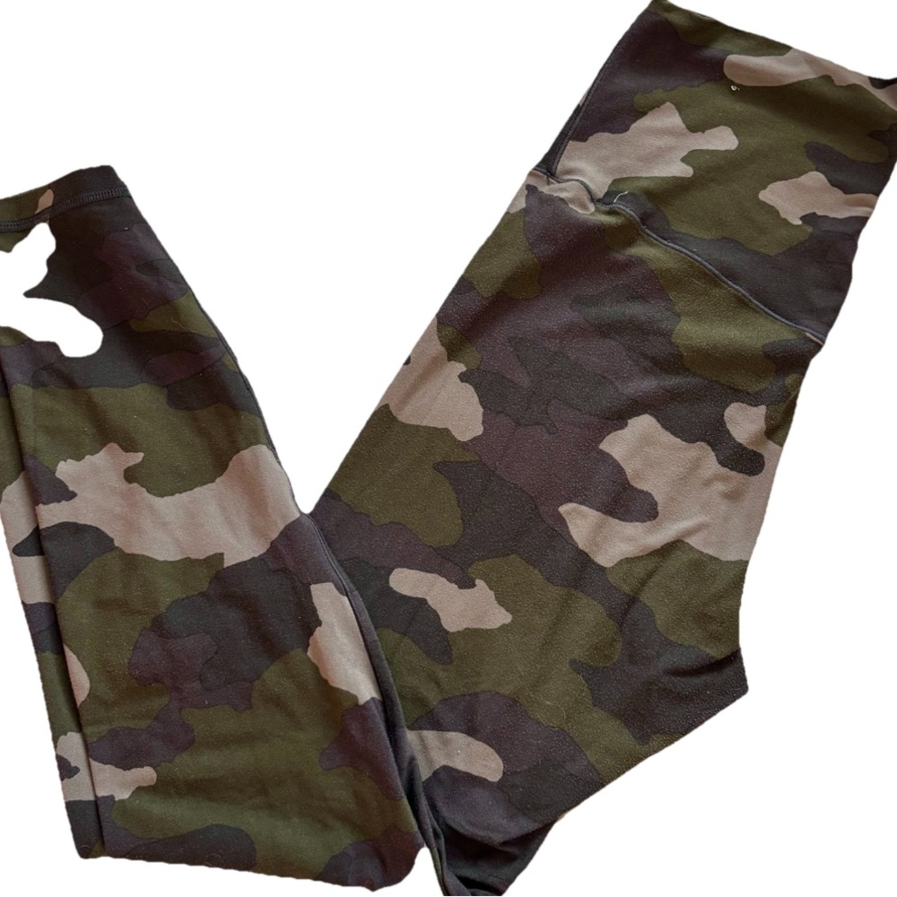Aerie leggings in camo print size large.